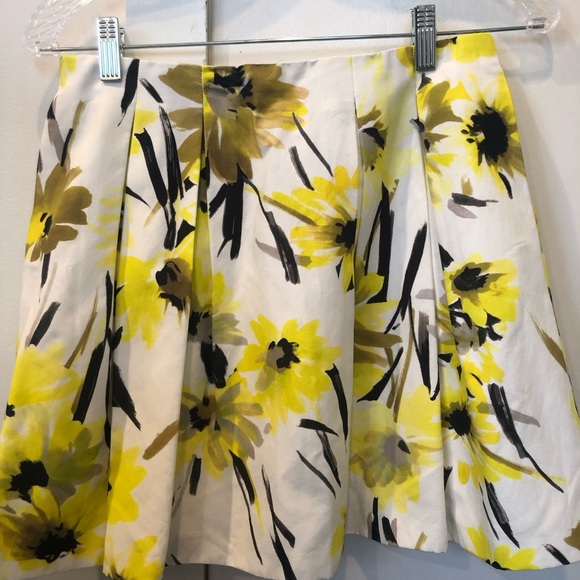 Alice and Olivia Sunflower Skirt - Size 6, NWOT - Picture 2 of 3